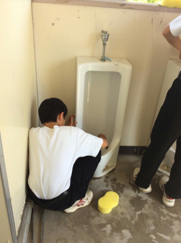 浅江中学校公式ブログ トイレ掃除 2年生